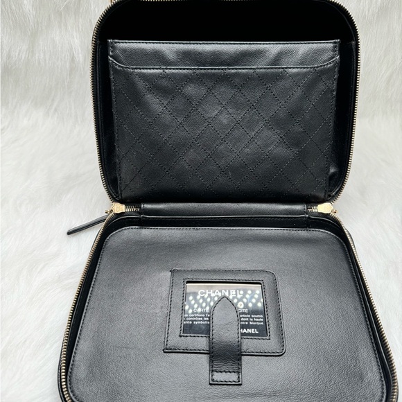 #2560OA MD Black Chanel Filigree Vanity Case - Picture 8 of 13